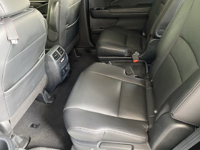 Used 2021 Honda Pilot Touring image 17