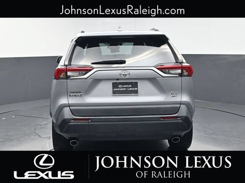 Used 2021 Toyota RAV4 XLE Premium AWD/4WD image 8