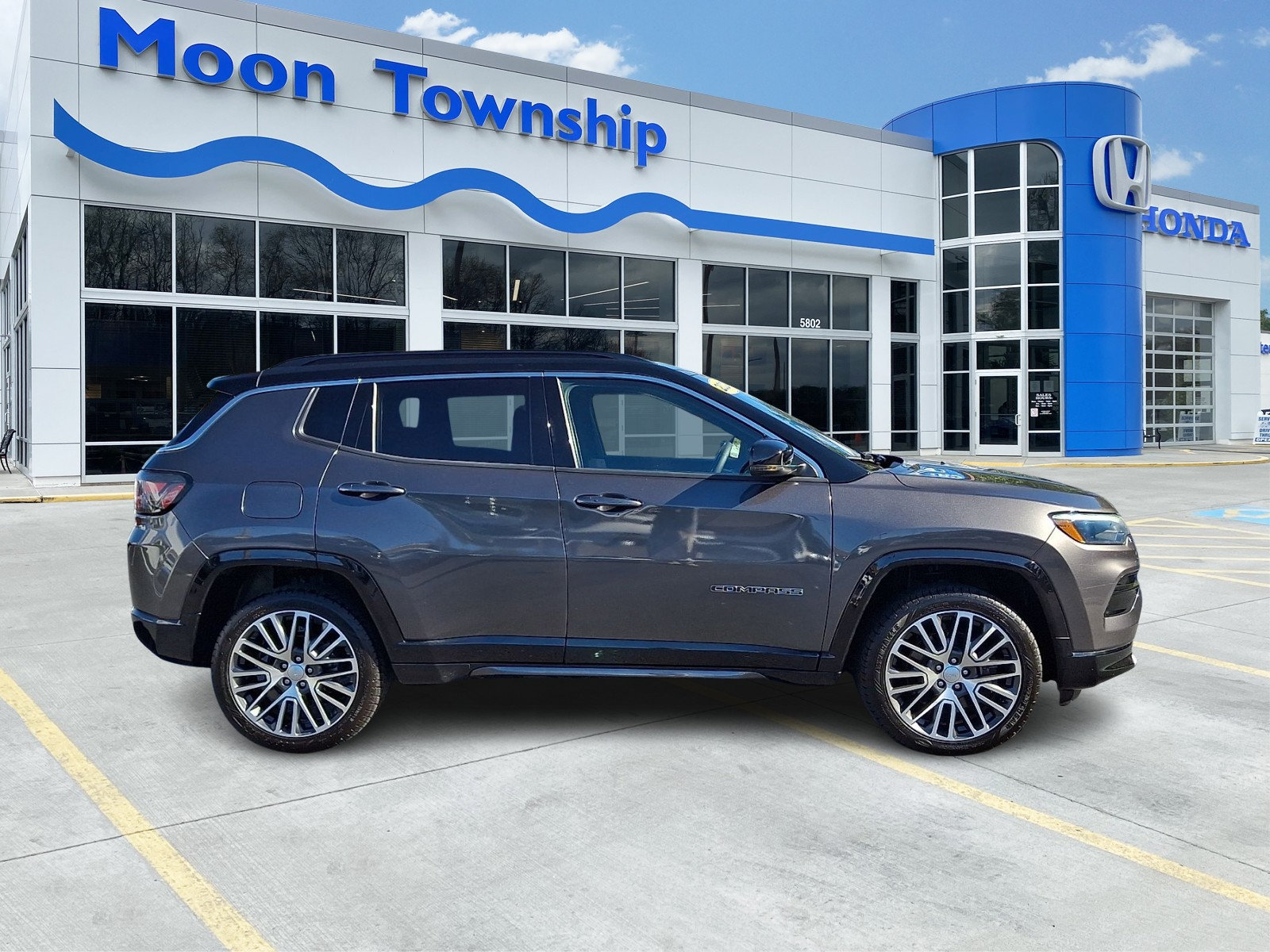 Used 2023 Jeep Compass Limited w/ Elite Group AWD/4WD image 7