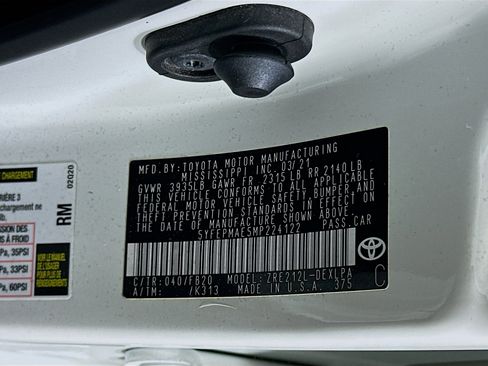 Used 2021 Toyota Corolla LE w/ Carpet Mat Package (TMS) image 12