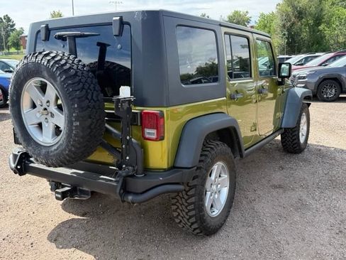 Used 2010 Jeep Wrangler Unlimited Rubicon AWD/4WD image 6