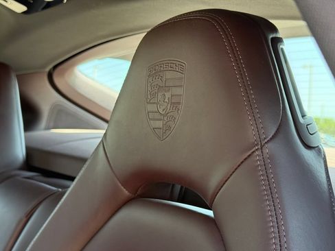 Used 2021 Porsche Panamera RWD image 19