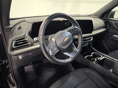 Used 2025 Chevrolet Traverse LT AWD/4WD image 22