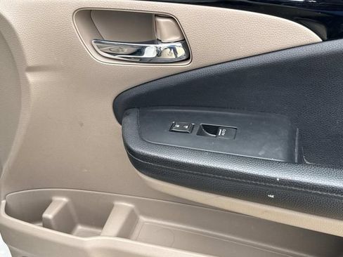 Used 2022 Honda Pilot Touring image 17