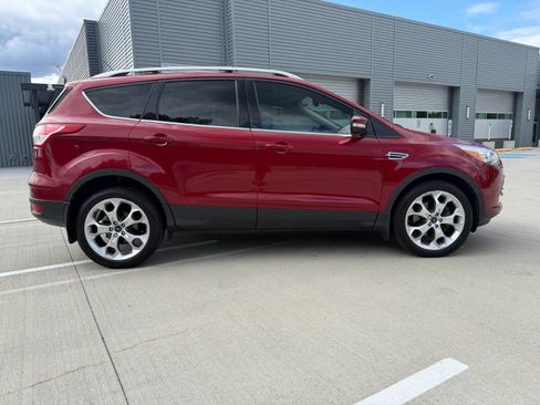 Used 2013 Ford Escape Titanium w/ Parking Technology Pkg AWD/4WD image 4