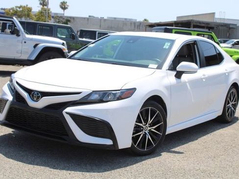 Used 2023 Toyota Camry SE FWD image 9
