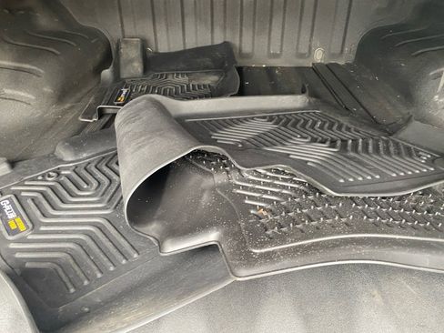 Used 2019 Nissan Frontier PRO-4X image 18