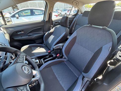 Used 2025 Nissan Versa SV image 34