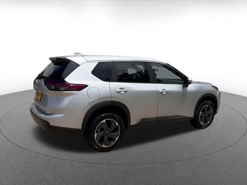 Used 2025 Nissan Rogue SV FWD image 14