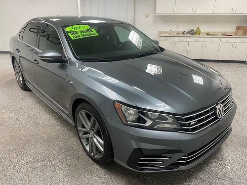 Used 2017 Volkswagen Passat 1.8T R-Line image 3