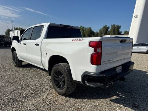 Used 2024 Chevrolet Silverado 1500 LT Trail Boss w/ Convenience Package II AWD/4WD image 2
