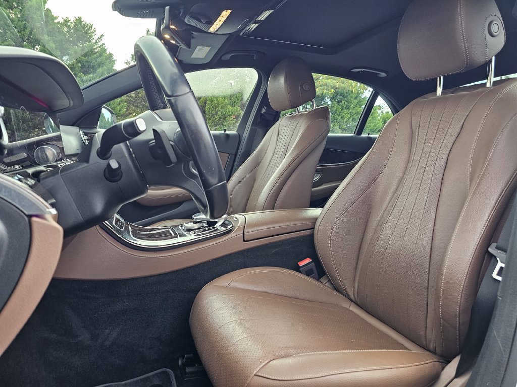 Used 2020 Mercedes-Benz E 450 4MATIC Sedan image 2