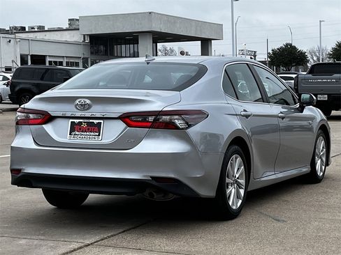 Used 2024 Toyota Camry LE image 4