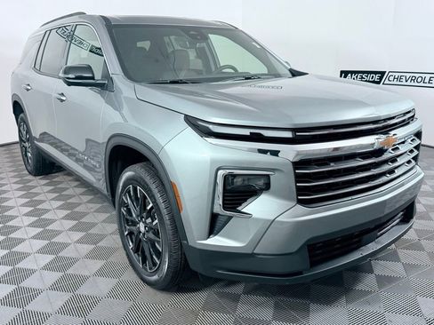 New 2026 Chevrolet Traverse LT w/ Sun and Wheel Package image 8