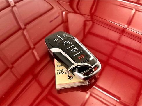 Used 2017 Ford Mustang Coupe RWD image 9