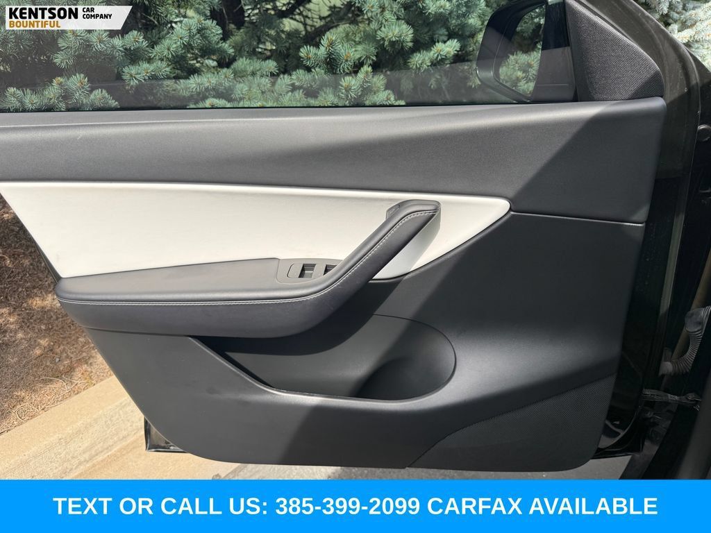 Used 2022 Tesla Model Y Performance AWD/4WD image 15