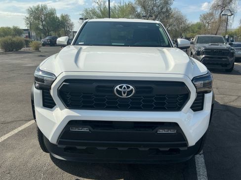 Certified 2025 Toyota Tacoma TRD Off-Road AWD/4WD image 21