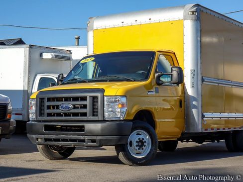 Used 2019 Ford E-350 and Econoline 350 Super Duty RWD image 2