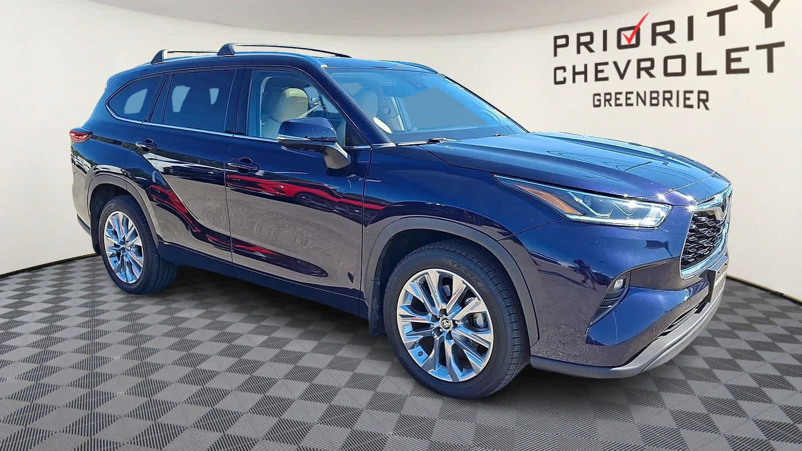 Used 2022 Toyota Highlander Limited AWD/4WD image 2