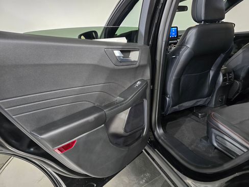 New 2025 Ford Escape ST-Line w/ Tech Pack #1 image 41