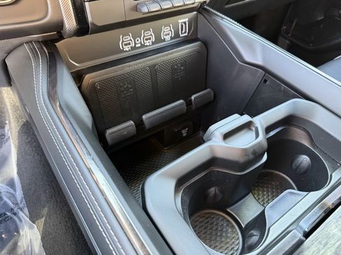 Certified 2025 RAM 1500 Limited image 27