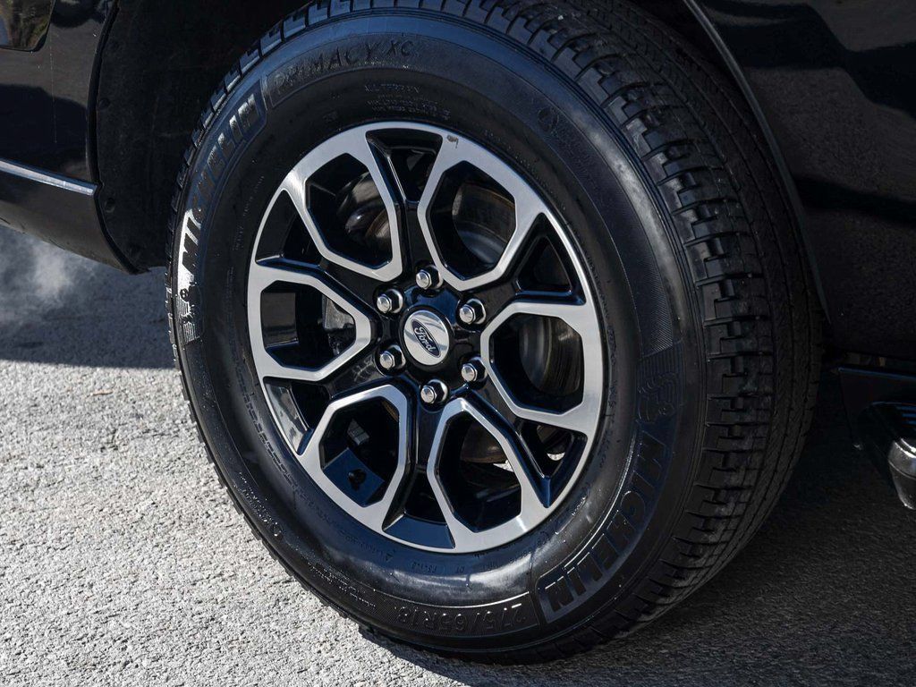 Used 2024 Ford Expedition XLT AWD/4WD image 5