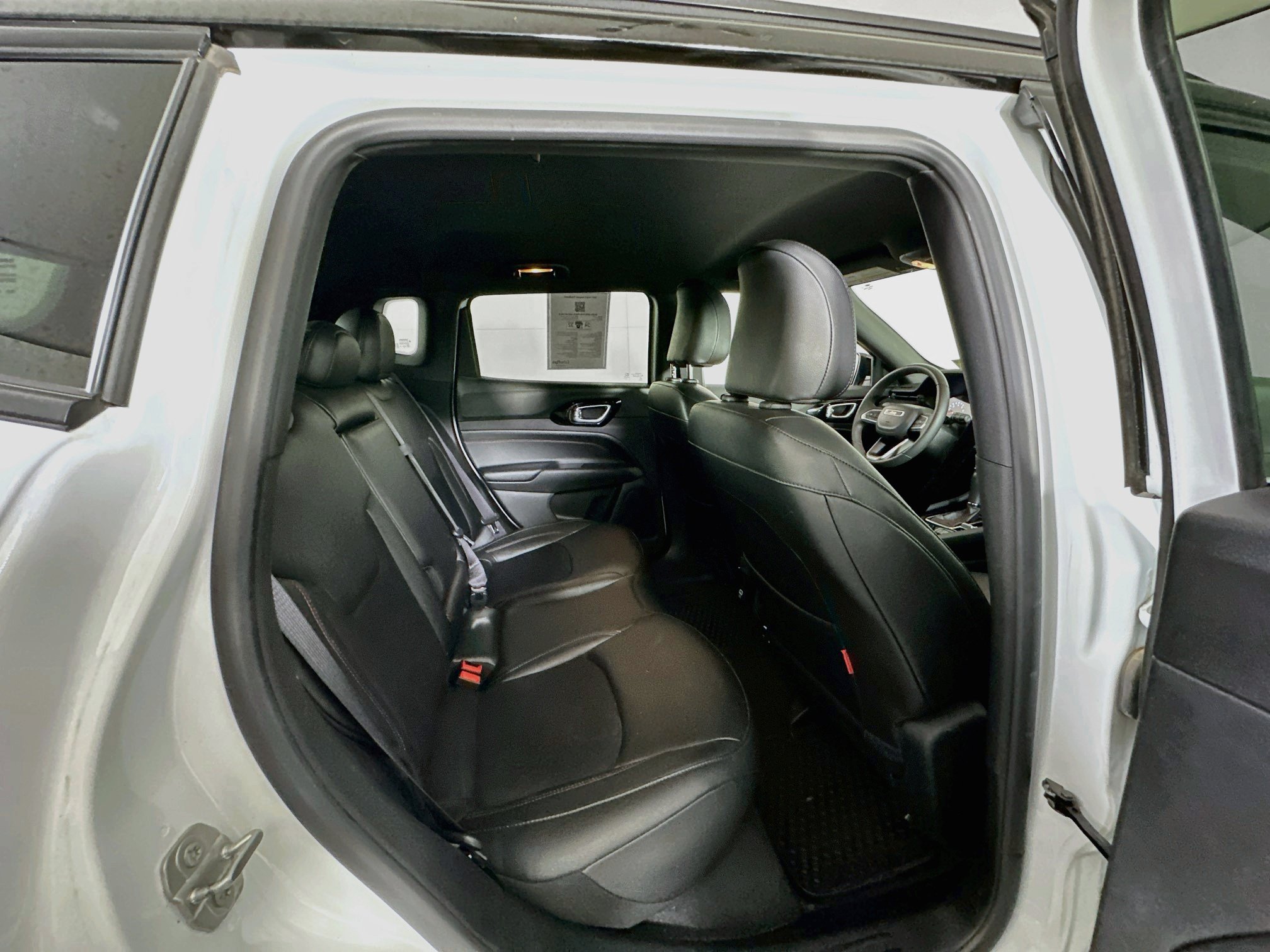 Used 2025 Jeep Compass Trailhawk w/ Trailer Tow Group AWD/4WD image 28