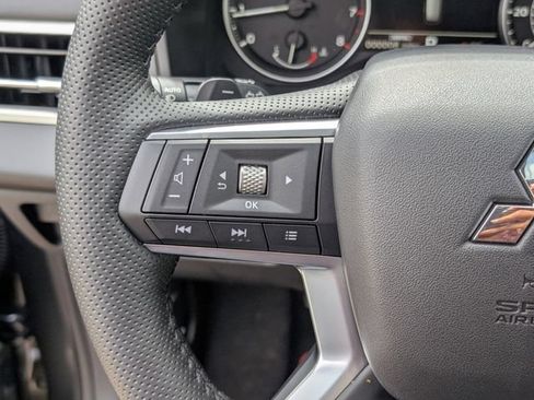 New 2026 Mitsubishi Outlander AWD image 16
