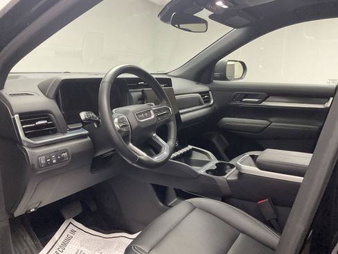 Used 2025 GMC Terrain Elevation w/ Elevation Premium Package AWD/4WD image 11