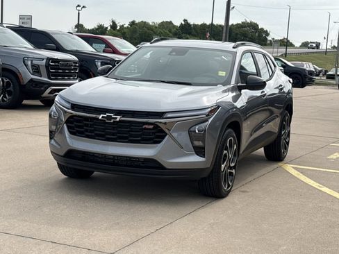New 2026 Chevrolet Trax RS w/ Sunroof Package FWD image 12