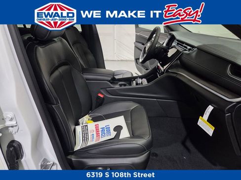 New 2025 Jeep Grand Cherokee L Limited image 9