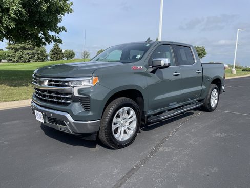 Used 2025 Chevrolet Silverado 1500 LTZ AWD/4WD image 1