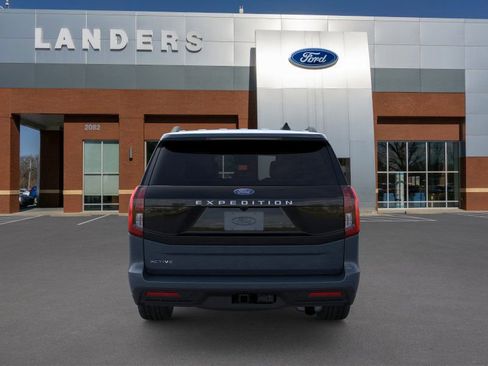 New 2026 Ford Expedition Active image 5