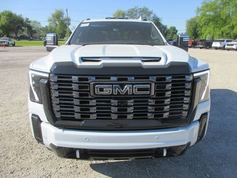 New 2026 GMC Sierra 2500 Denali Ultimate AWD/4WD image 11