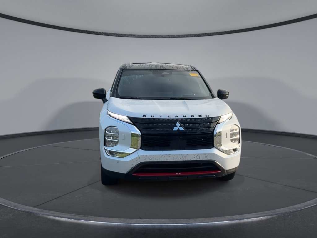 Used 2023 Mitsubishi Outlander SE AWD/4WD image 3