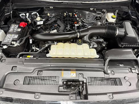 Used 2025 Ford Expedition Active AWD/4WD image 39