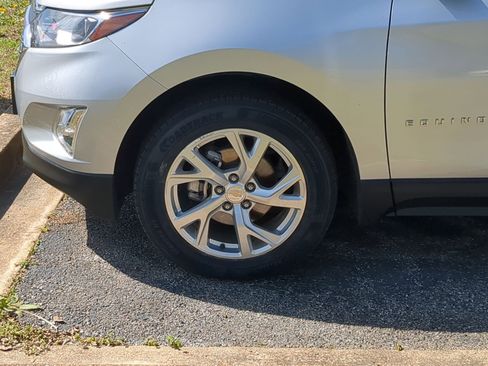 Used 2018 Chevrolet Equinox Premier image 10