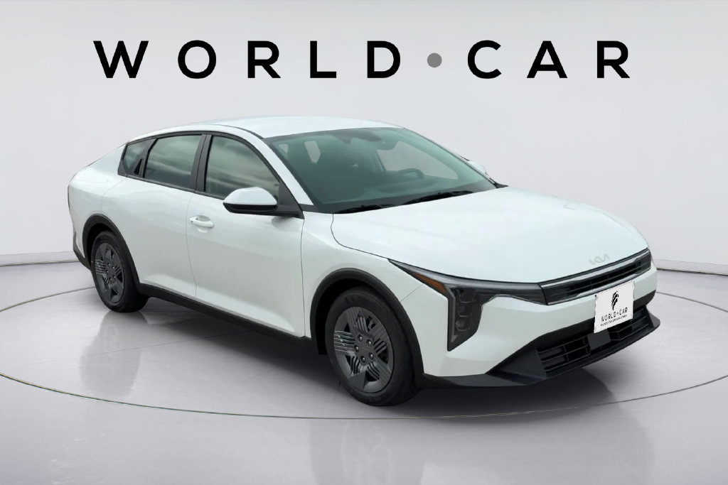 Used 2025 Kia K4 FWD image 1
