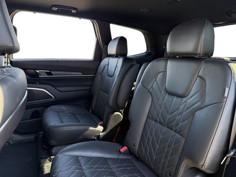 Used 2024 Kia Telluride EX X-Line image 13