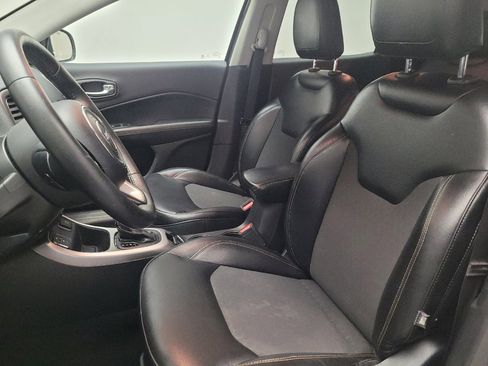 Used 2018 Jeep Compass Latitude FWD image 17