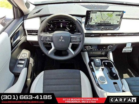 New 2025 Mitsubishi Outlander SE image 7