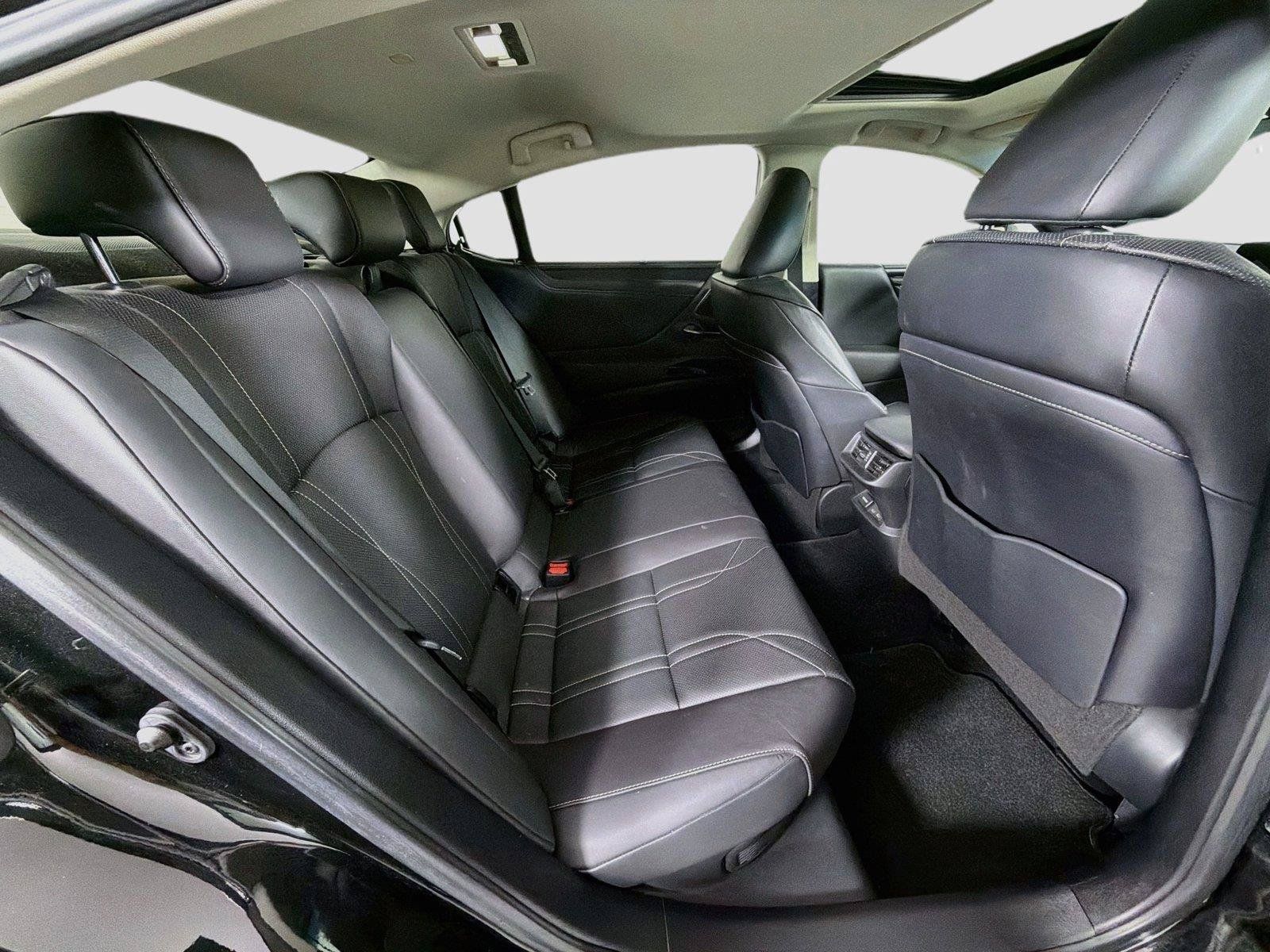 Used 2023 Lexus ES 300h Ultra Luxury w/ Accessory Package (Z2) FWD image 28