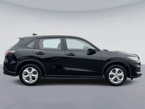 Certified 2025 Honda HR-V LX image 2