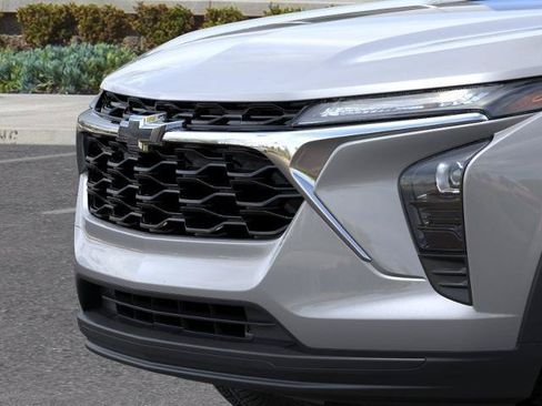 New 2026 Chevrolet Trax LS w/ LS Convenience Package FWD image 37