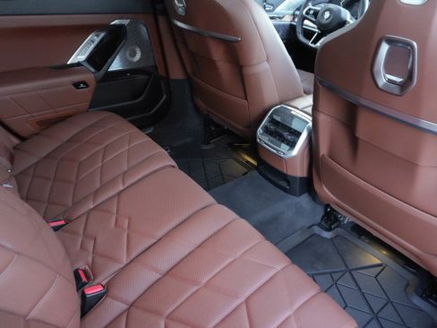 Certified 2023 BMW 760i xDrive w/ Executive Package image 37