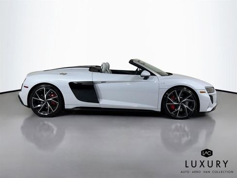 Used 2021 Audi R8 V10 w/ Premium Package image 5
