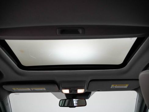 Used 2018 Honda CR-V Touring image 4