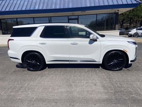 Used 2024 Hyundai Palisade Calligraphy image 2