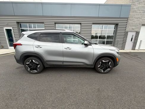Used 2024 Kia Seltos SX AWD/4WD image 3