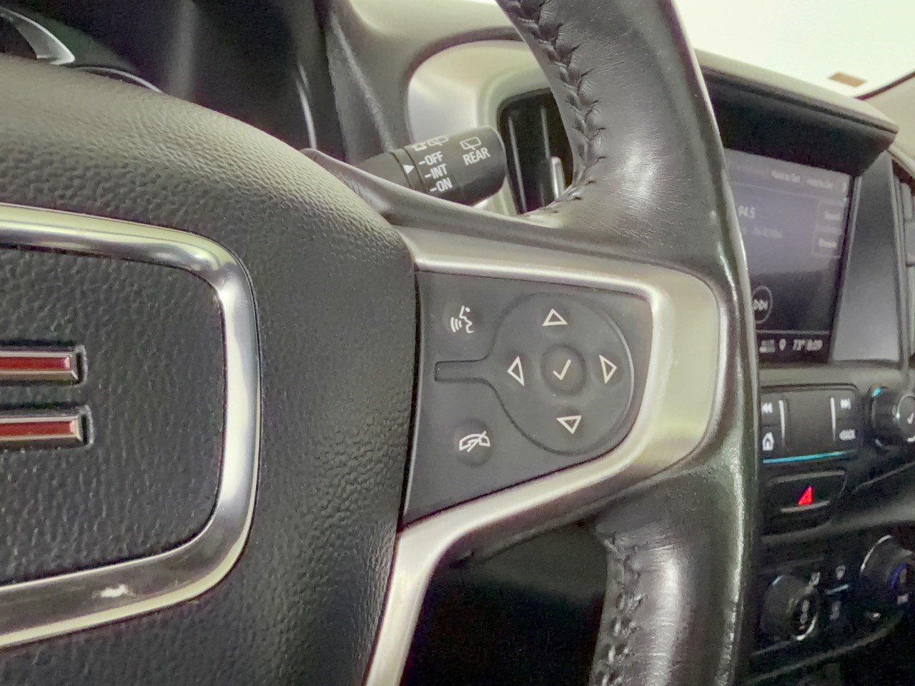Used 2020 GMC Terrain SLE w/ Driver Convenience Package FWD image 19
